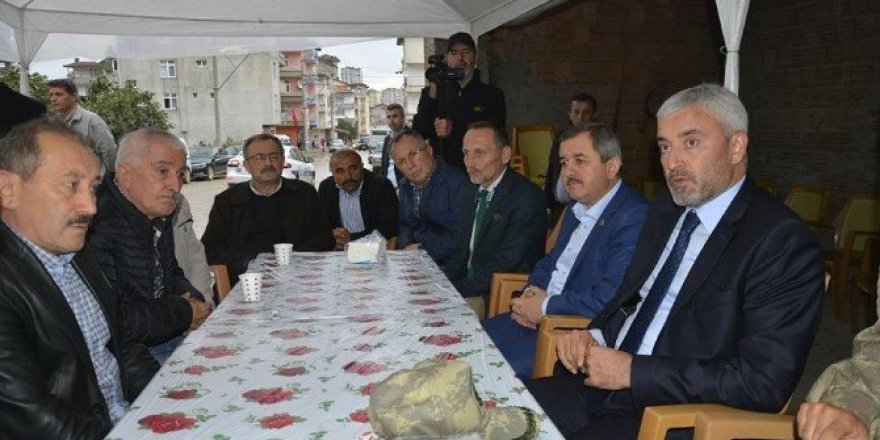 Şehit ailesine taziye ziyareti