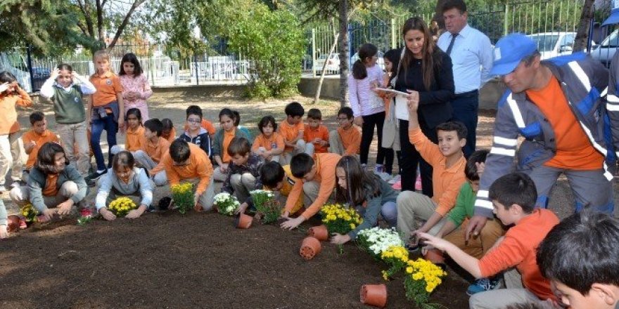 ’Toprak vatandır okul bahçelerinde’ projesi