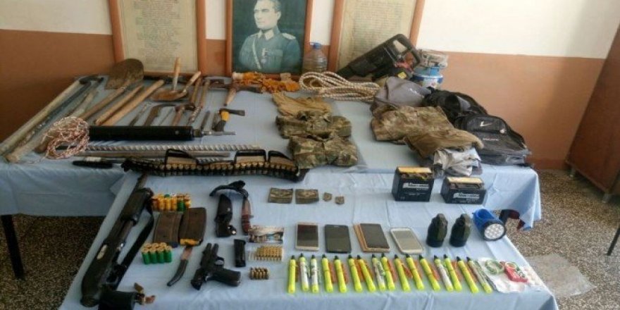Samandağ’da kaçak kazı yapan 3 kişi yakalandı