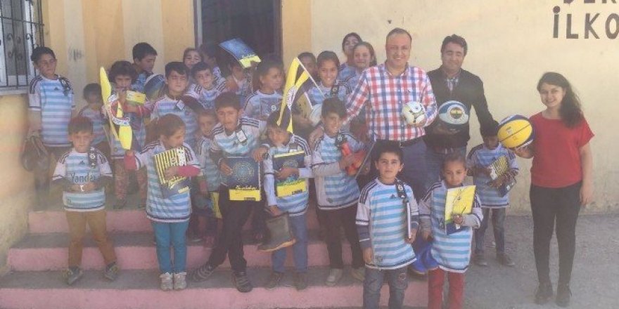 Fenerbahçe Spor Kulübü Gaziantep Şubesi, öğrencileri sevindirdi