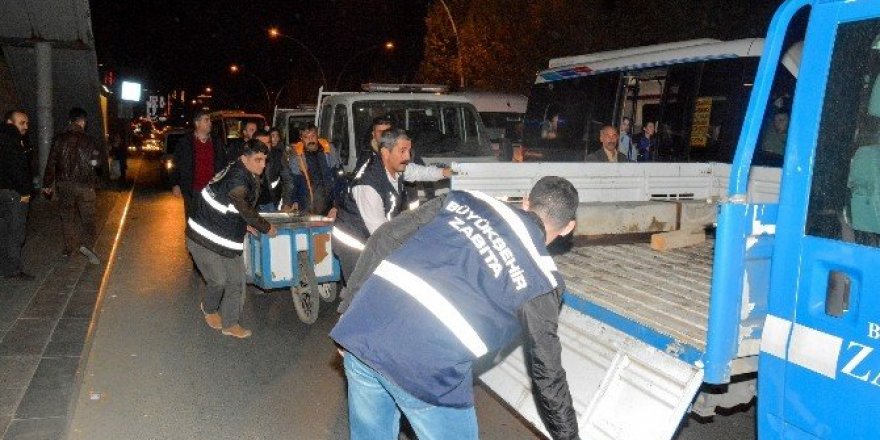 Büyükşehir Zabıtası’ndan seyyar satıcıya izin yok