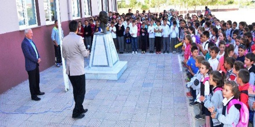 Lapseki’de ilköğretim öğrencileri atık pil toplamak için yarıştı