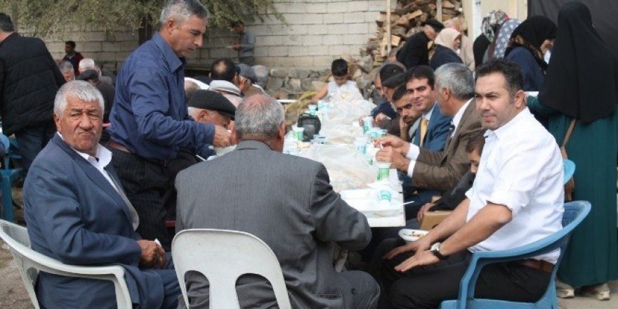 Iğdır’da Hz.Hüseyin için ihsan yemeği verildi