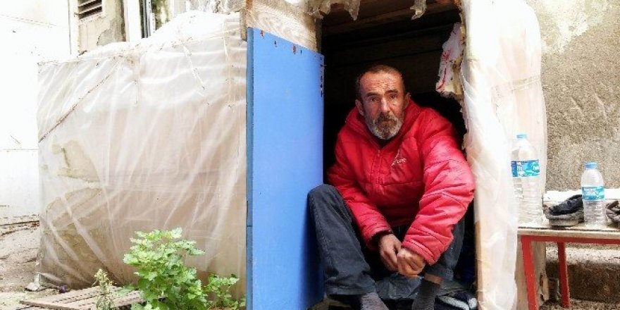 2 metrekarelik barakada yaşam savaşı