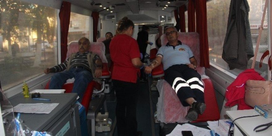 55 ünite kan toplandı