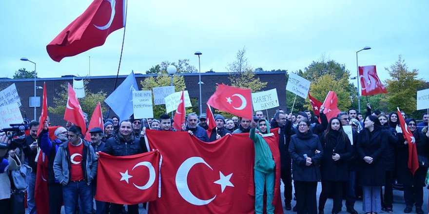 İsveç'te '15 Temmuz' panelinin engellenmesi protesto edildi
