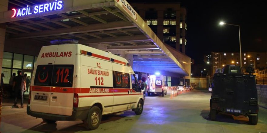 Tunceli'de askeri araç şarampole devrildi
