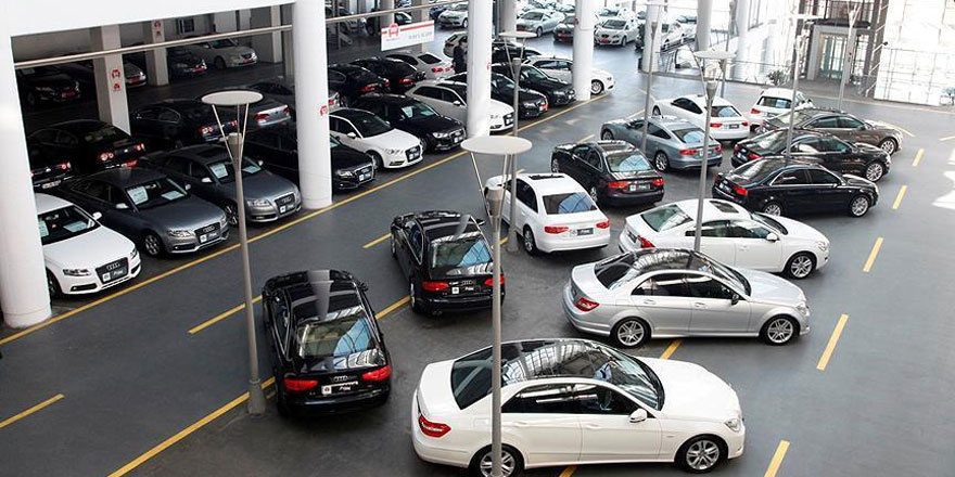 Satılan her 4 otomobilden 3'ü ithal