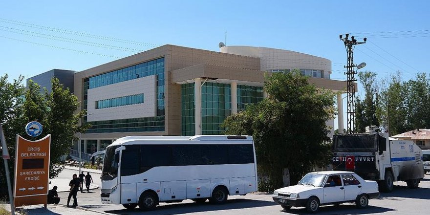 Erciş'te Belediye Meclis üyesi muhtar öldürüldü