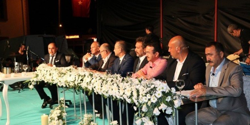 Gazipaşa’da binlerce kişi Necip Fazıl’ı andı