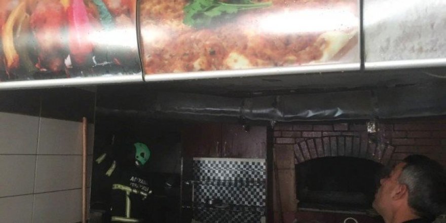 Restoranın mutfak bölümünde yangın