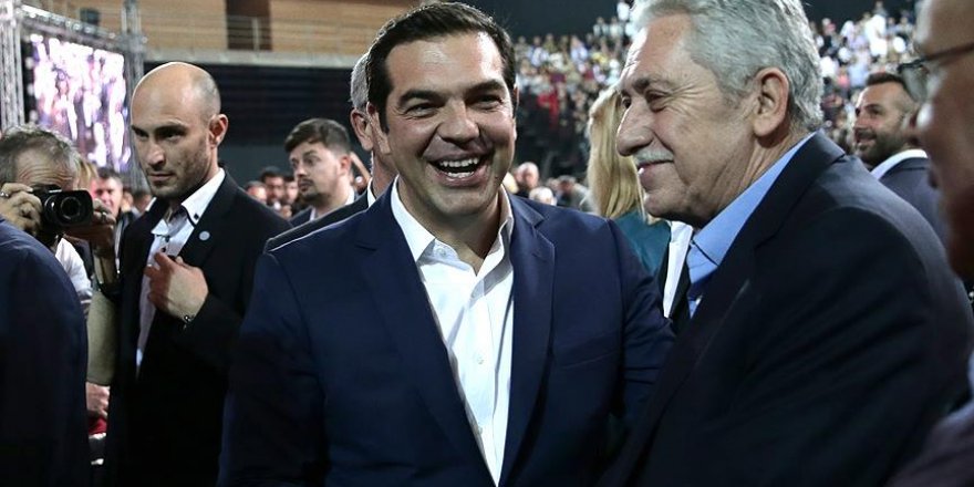 Çipras yeniden SYRIZA başkanlığına seçildi