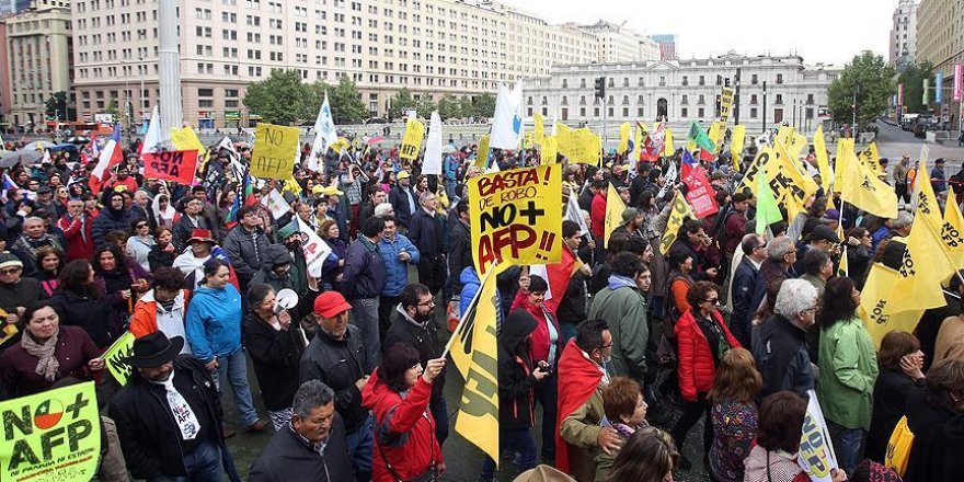 Şili'de bireysel emeklilik sistemi protesto edildi