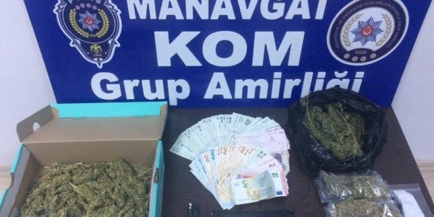 Manavgat’ta 389 gram esrar ele geçirildi