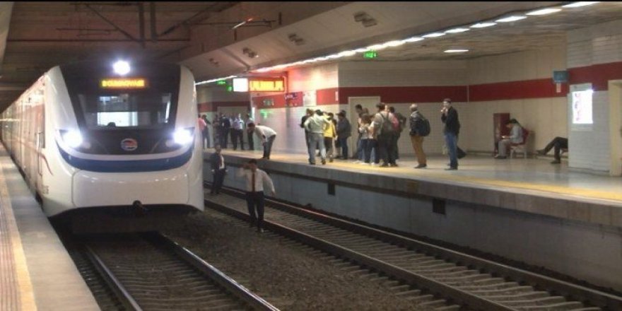 Trenin önüne atlayarak intihar etti