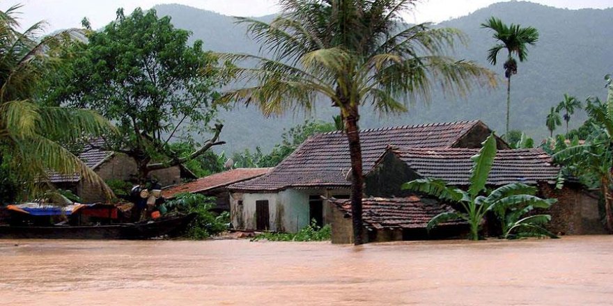 Vietnam'daki selde ölü sayısı 30'u geçti