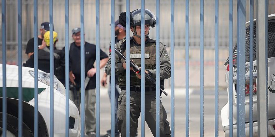 İsrail polisi 2 Filistinli çocuğu gözaltına aldı