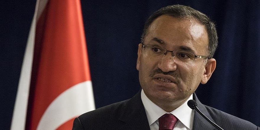 Adalet Bakanı Bozdağ: “Gazetecilik faaliyeti nedeniyle tutuklu yok”