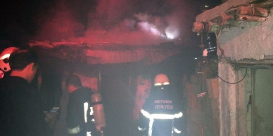 Babasına kızıp evi ateşe verdi