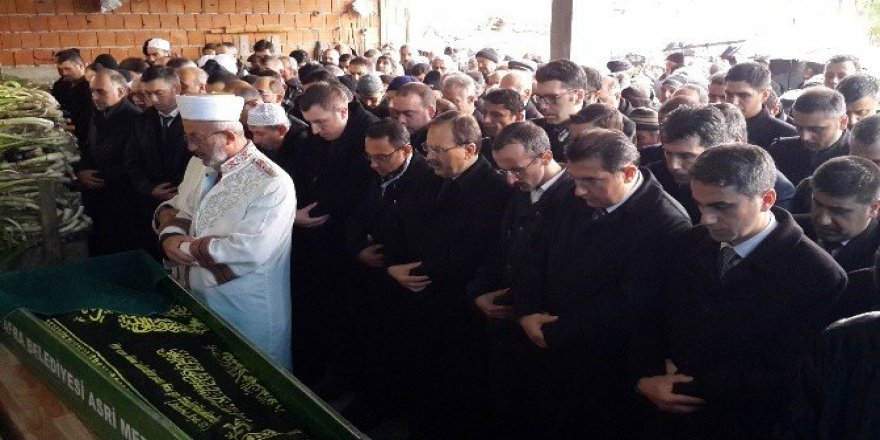 Kazada ölen Kur’an kursu öğreticisi toprağa verildi