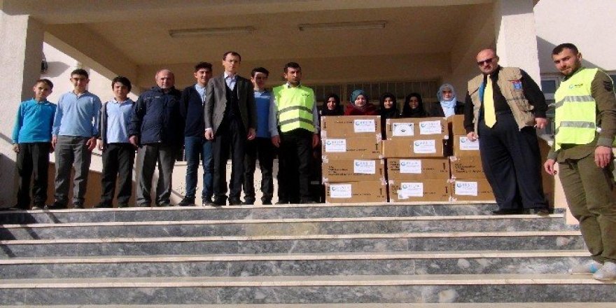 Suriyeli ve yardıma muhtaç ailelere gıda yardımı