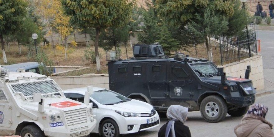 Siirt Belediye Başkanı Bakırhan, tutuklanma istemiyle adliyeye sevk edildi