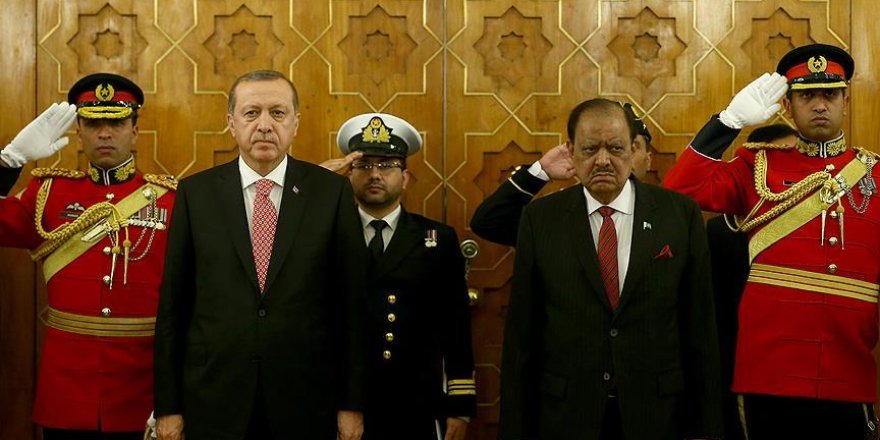 Erdoğan, Pakistan Cumhurbaşkanı Hüseyin ile görüştü