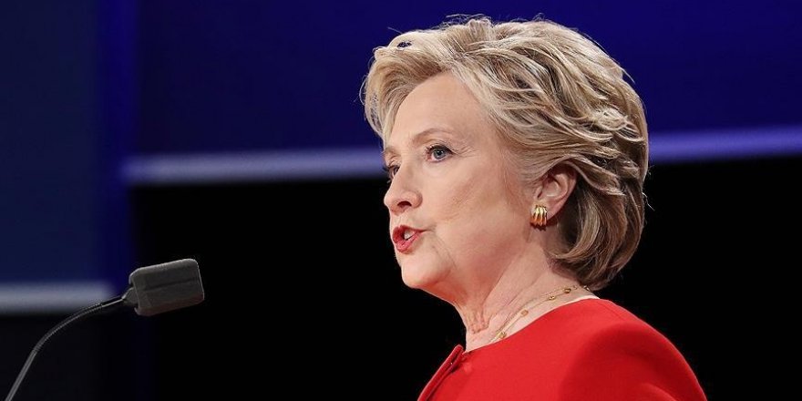 Clinton mağlubiyetinin ardından ilk kez halkın karşısına çıktı