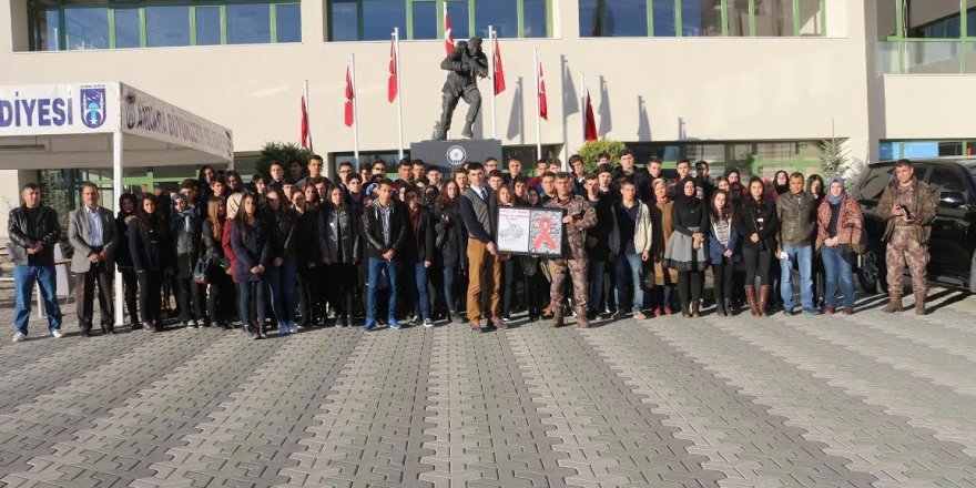 Öğrencilerinden Gölbaşı Özel Harekat Daire Başkanlığına ziyaret
