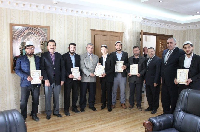 Mardinli hafızlar belgelerini aldı