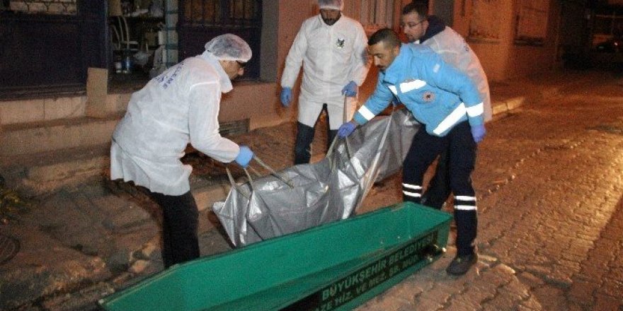 Kaldığı depoda ölü bulundu