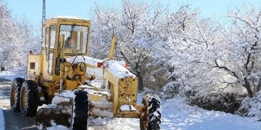 Erzincan’da 97 köy yolu ulaşıma açıldı