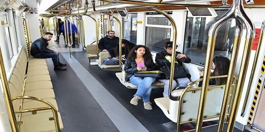 Yeni vagonlarda çiçeklerle karşılama
