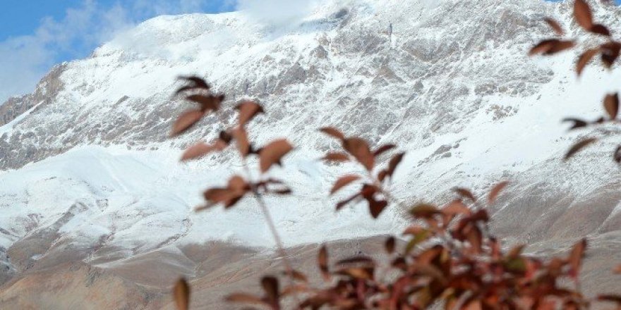 Ovacık’ta iki mevsim bir arada yaşanıyor