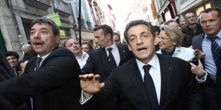 Sarkozy ilk turda elendi