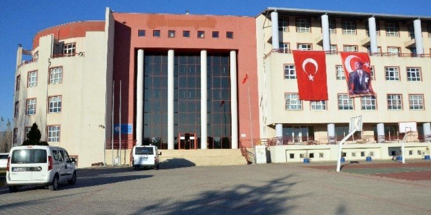 FETÖ’nün eski okulunda gizli kameralar ortaya çıktı