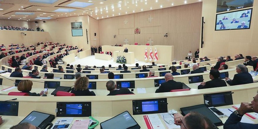Gürcistan'a 38 yaşında Parlamento Başkanı