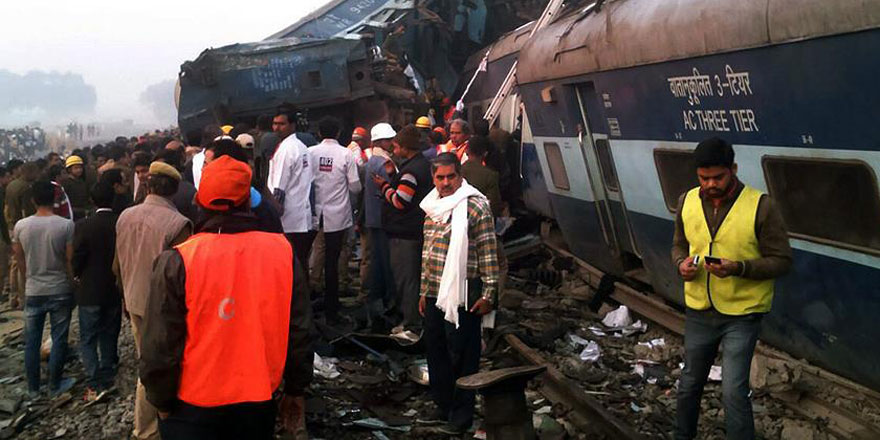 Hindistan'da tren kazası: 90 ölü, 150 yaralı