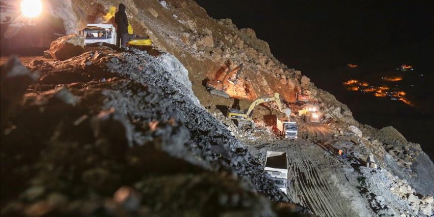 Siirt'te kurtarma çalışmaları sürüyor