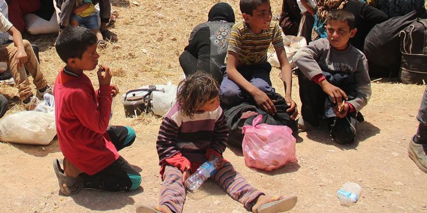 PYD/PKK Suriye'de 2 bin öğrenciyi okulsuz bıraktı