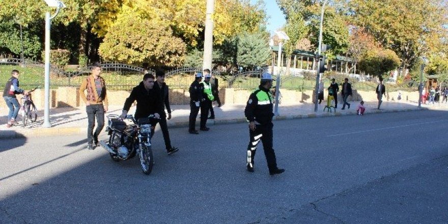 Motosiklet uygulamaları aralıksız devam ediyor