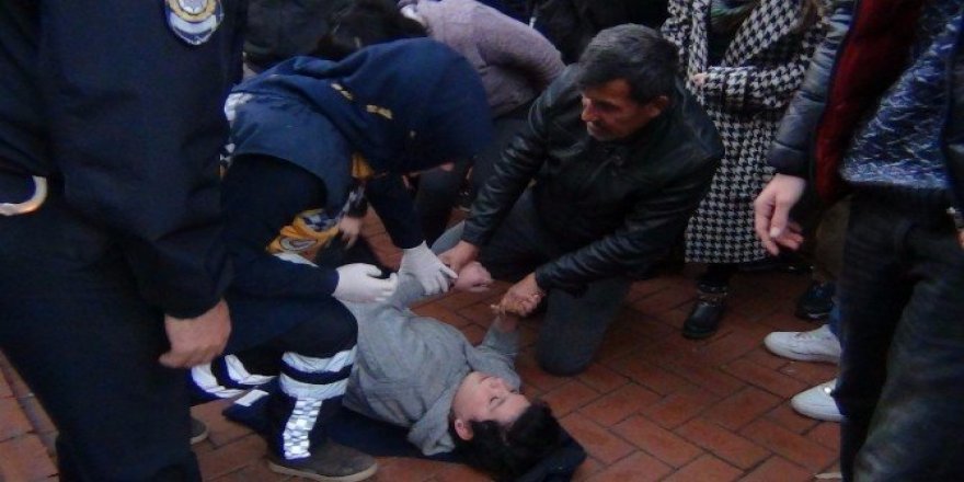 Otomobil öğrenciye çarptı