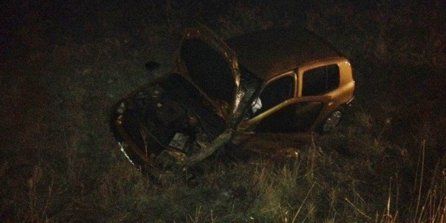 İzmir’de iki araç kafa kafaya çarpıştı: 2 yaralı