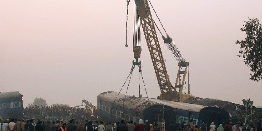 Hindistan’daki tren faciasında ölü sayısı 142’ye yükseldi