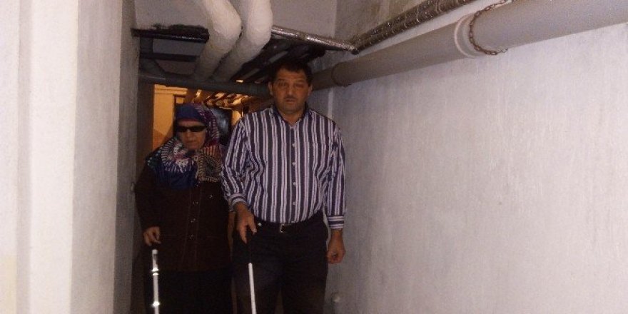 Görme engelli çiftin ev isteği