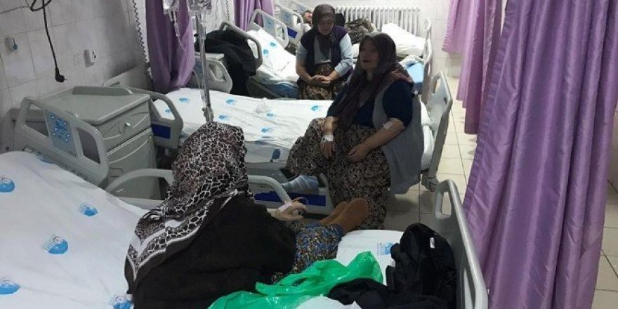Mevlitte pilav yiyen 55 kişi hastanelik oldu