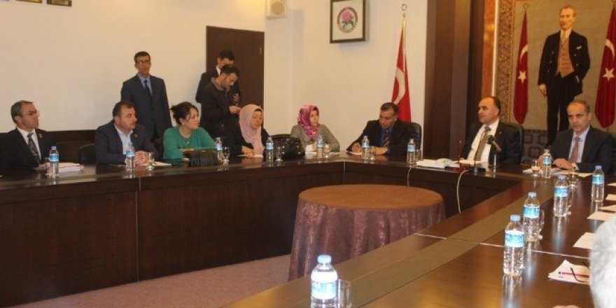 Validen yere izmarit atmayın uyarısı