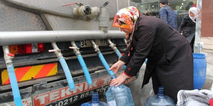 Bir haftadır susuz olan vatandaşlar tepkili