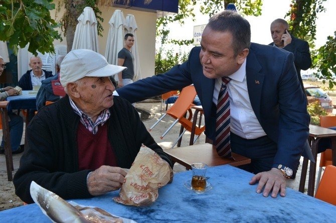 Başkan Böcek, emekli kahvesini ziyaret etti