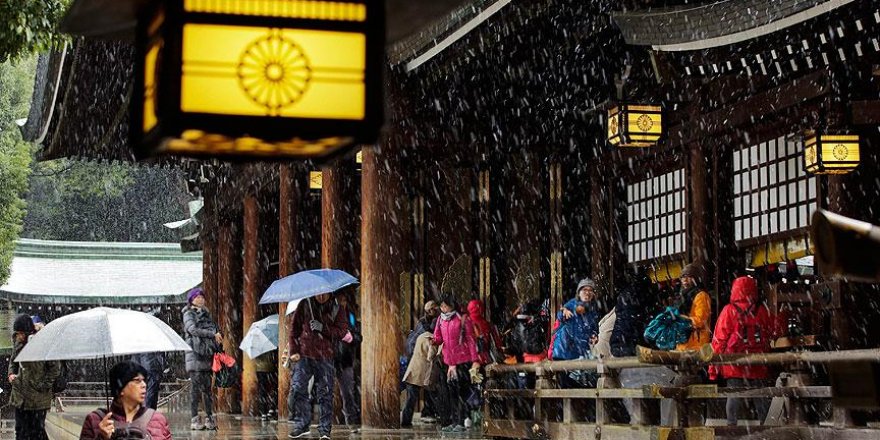 Tokyo'ya 54 yıl aradan sonra kasımda kar yağdı
